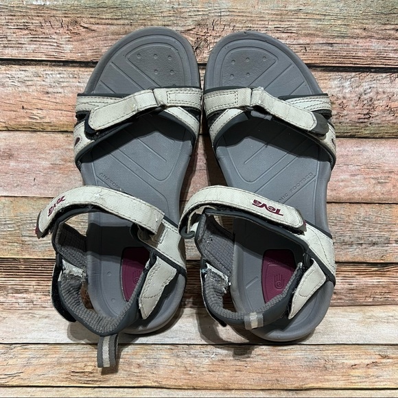 Teva Grey Numa Sandals - Picture 5 of 8